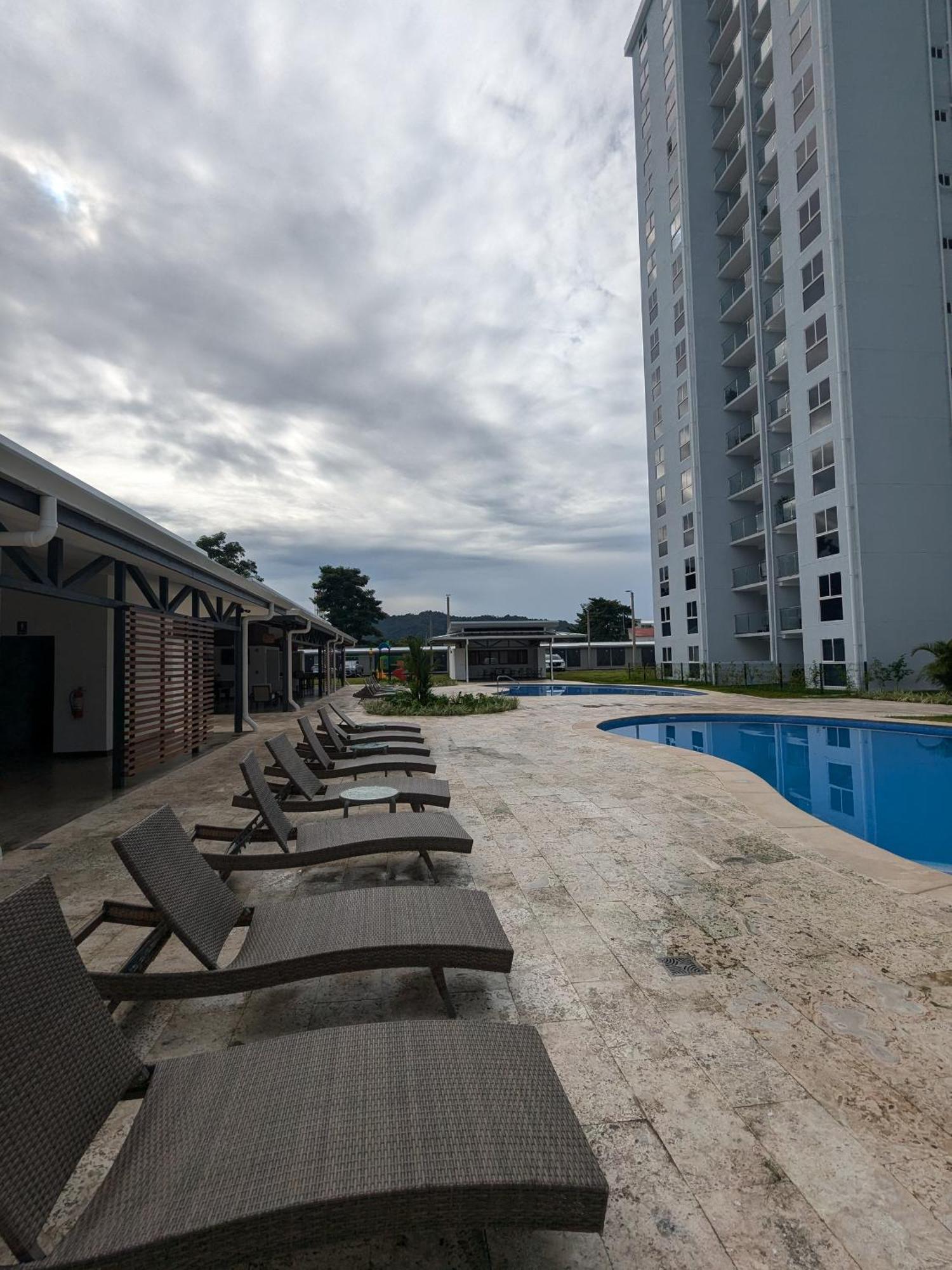 Апартаменти Jaco Beach, Viva Jaco, Ac, Hot Water, 3 Pools, Bbq, Rancho, Office, Gym Екстер'єр фото